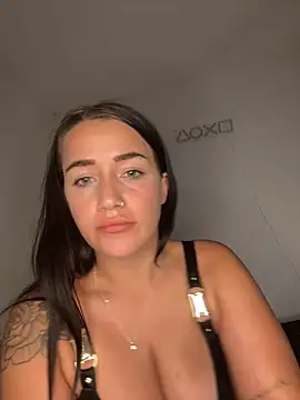 DarkVelvet online show from 10/26/25, 06:03