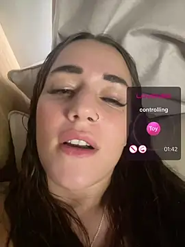 Snapshot of DarkVelvet chatting on 05/03/26, 11:22 DarkVelvet online show from 05/03/26, 11:22