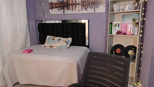 Snapshot of sweet_c4ndy chatting on 12/05/25, 06:48 sweet c4ndy online show from 12/05/25, 06:48