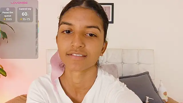 Snapshot of YuliethPetite chatting on 09/19/25, 04:51 YuliethPetite online show from 09/19/25, 04:51