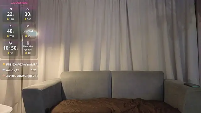 Snapshot of YuliethPetite chatting on 12/18/25, 11:16 YuliethPetite online show from 12/18/25, 11:16