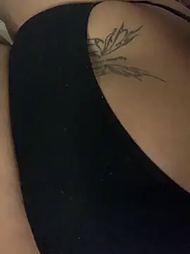 Snapshot of mariabootyyy chatting on 10/15/25, 05:24 mariabootyyy online show from 10/15/25, 05:24