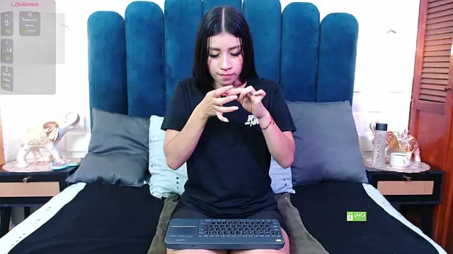 Lili Opal online show from 10/16/25, 12:06