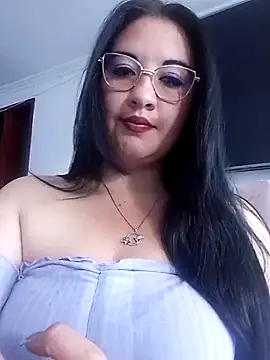 Snapshot of melisamoon_ chatting on 03/17/25, 04:01 melisamoon online show from 03/17/25, 04:01