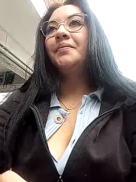 Snapshot of melisamoon_ chatting on 03/18/25, 02:26 melisamoon online show from 03/18/25, 02:26