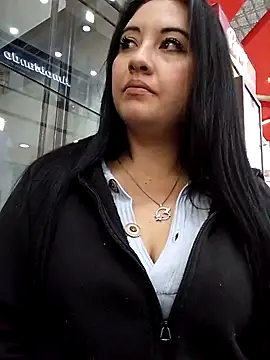 Snapshot of melisamoon_ chatting on 03/18/25, 11:09 melisamoon online show from 03/18/25, 11:09