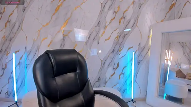 CandaseRussell online show from 11/26/25, 07:37