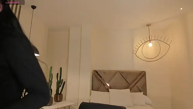 AmaliaCrus online show from 11/27/25, 08:22