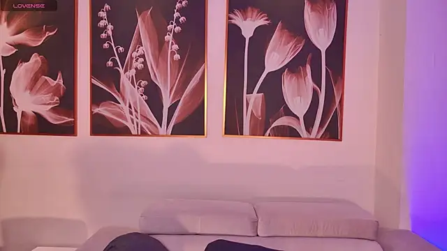 AmaliaCrus online show from 04/21/26, 08:12