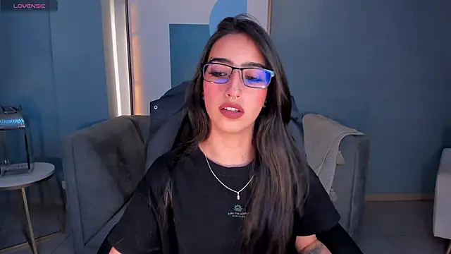 LarisaSmirnov online show from 10/28/25, 04:27