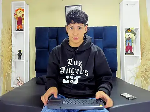 Jhojan twink online show from 09/21/25, 11:23