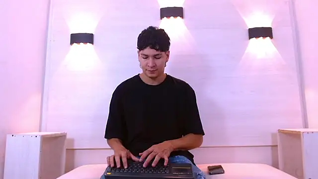 Jhojan twink online show from 11/24/25, 01:11