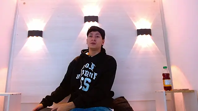 Jhojan twink online show from 12/02/25, 12:43