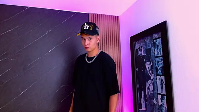 Jhojan twink online show from 04/17/26, 03:31