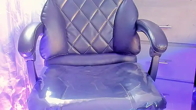 AliceStevens  online show from 11/28/25, 01:58