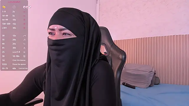 Layla arabelle online show from 07/06/26, 08:22