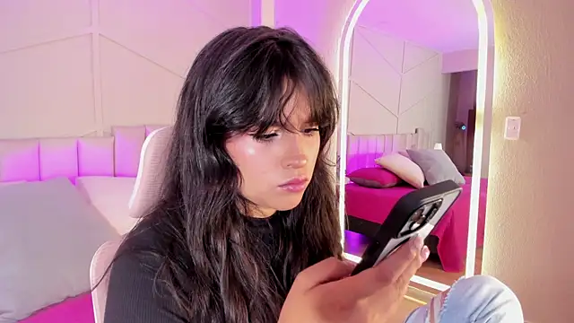 Snapshot of Eimmy_bm chatting on 10/30/25, 07:25 Eimmy bm online show from 10/30/25, 07:25