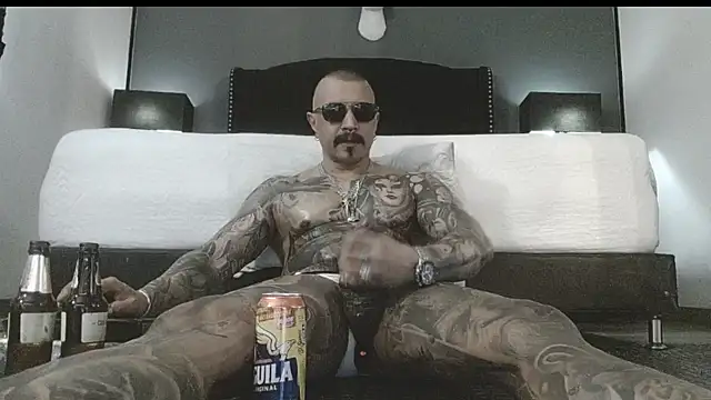 danilog515 online show from 11/19/25, 08:53