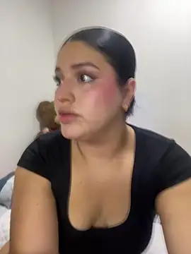 pareja curiosa19 online show from 04/06/26, 01:36