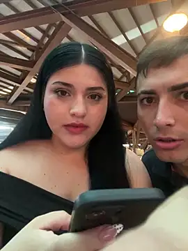 pareja curiosa19 online show from 04/22/26, 10:55