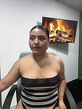 pareja curiosa19 online show from 05/18/26, 10:26