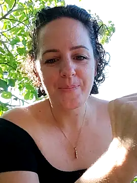 Snapshot of emiliemilf chatting on 06/19/26, 07:17 emiliemilf online show from 06/19/26, 07:17