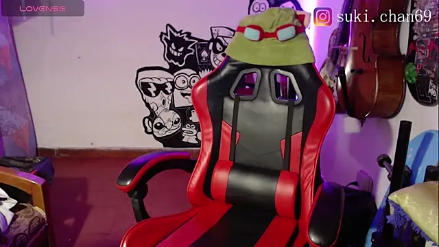 Snapshot of Sukychan_ chatting on 09/11/25, 11:43 Sukychan  online show from 09/11/25, 11:43