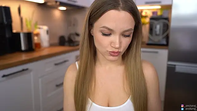 anitaraj  online show from 03/19/26, 09:41