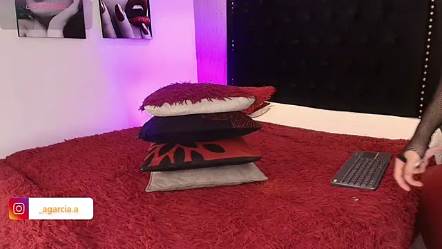 LiamWildx20 online show from 11/09/25, 04:44