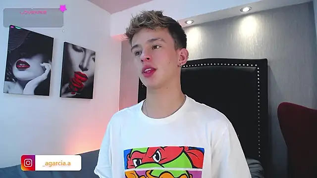 LiamWildx20 online show from 02/14/26, 04:42