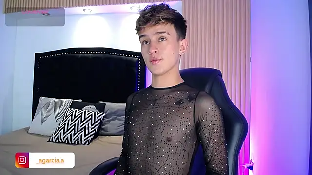 LiamWildx20 online show from 04/21/26, 04:30