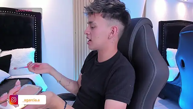 LiamWildx20 online show from 05/28/26, 04:21