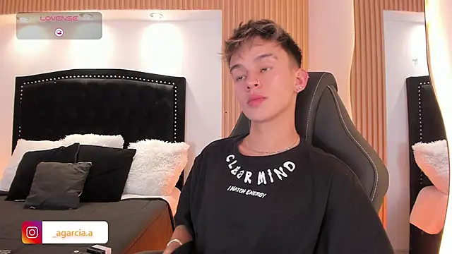 LiamWildx20 online show from 06/14/26, 12:52