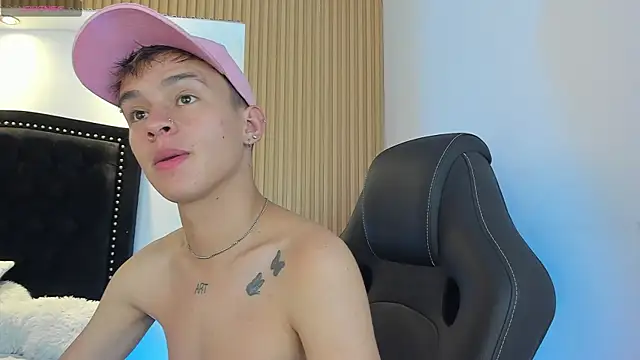 LiamWildx20 online show from 06/20/26, 05:10