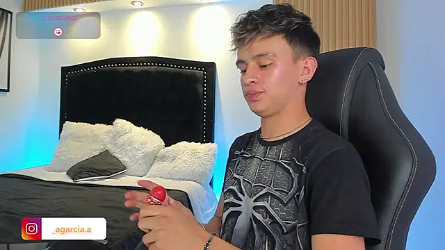 LiamWildx20 online show from 06/21/26, 04:37