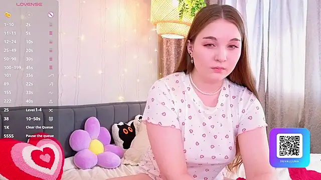 ConstanceHelms online show from 04/04/26, 05:06