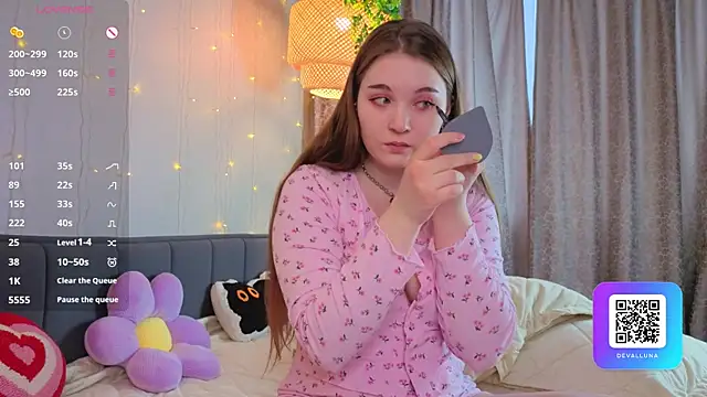 ConstanceHelms online show from 04/06/26, 05:08