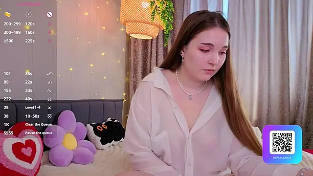 ConstanceHelms online show from 04/11/26, 05:12