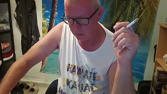 Snapshot of JamesBauer chatting on 06/16/26, 04:48 JamesBauer online show from 06/16/26, 04:48