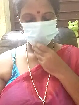 Snapshot of poojaa-rani chatting on 10/18/25, 05:03 poojaa-rani online show from 10/18/25, 05:03