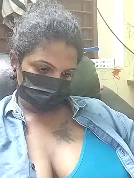 Snapshot of poojaa-rani chatting on 10/31/25, 05:14 poojaa-rani online show from 10/31/25, 05:14