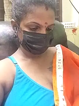 Snapshot of poojaa-rani chatting on 11/02/25, 05:48 poojaa-rani online show from 11/02/25, 05:48