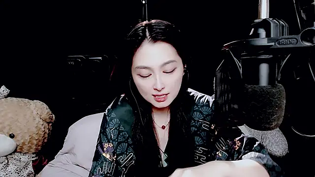 Snapshot of 9ban chatting on 09/17/25, 12:40 9ban online show from 09/17/25, 12:40