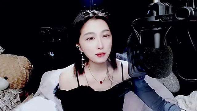 Snapshot of 9ban chatting on 10/04/25, 12:03 9ban online show from 10/04/25, 12:03