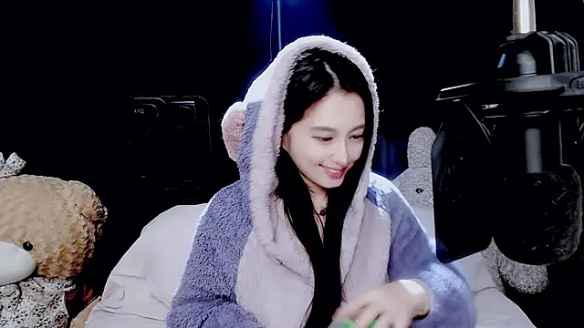 Snapshot of 9ban chatting on 10/13/25, 10:37 9ban online show from 10/13/25, 10:37