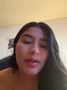 Snapshot of andrea_gomes_ chatting on 05/18/26, 07:14 andrea gomes online show from 05/18/26, 07:14