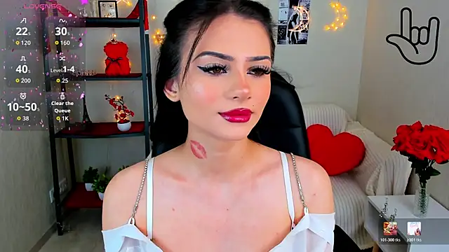 Snapshot of Kitti__ chatting on 06/08/26, 01:20 Kitti online show from 06/08/26, 01:20