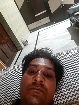 johnny8731 online show from 10/17/25, 07:16