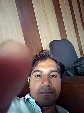 johnny8731 online show from 10/22/25, 04:57