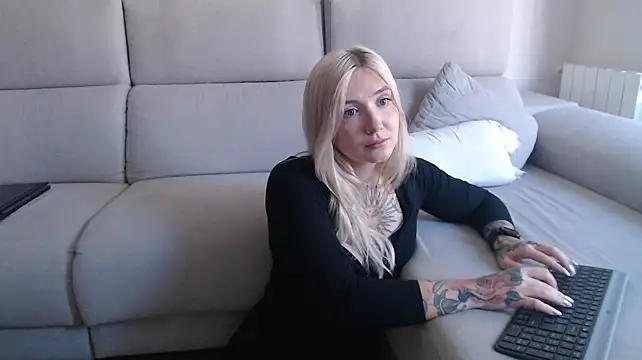 tattoobbgirl online show from 09/22/25, 11:12